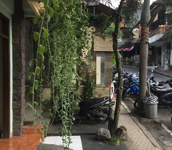 Pensión Wahyu Bungalows With Garden View Ubud