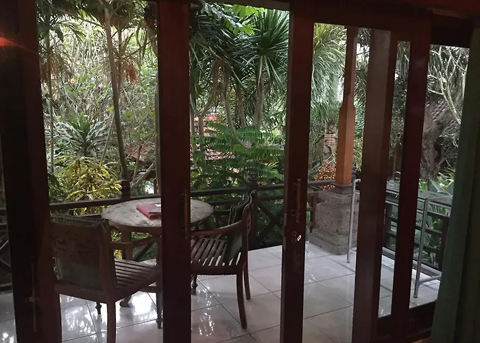 Pensión Wahyu Bungalows With Garden View 4*