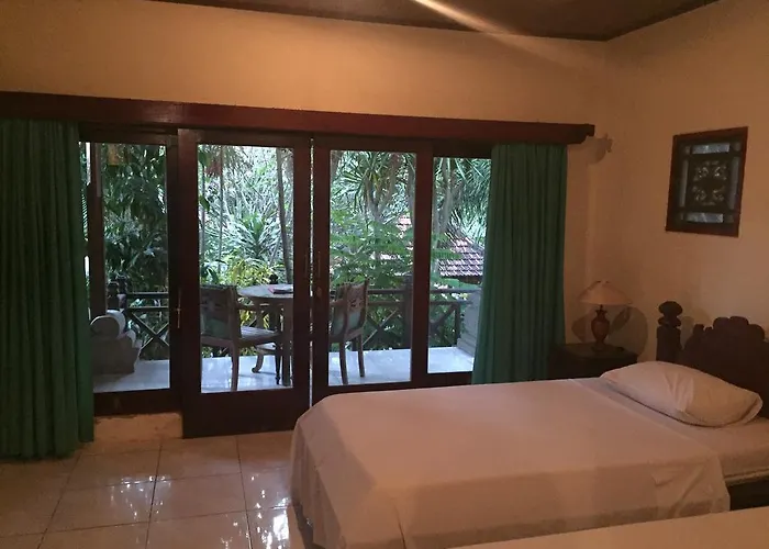 Wahyu Bungalows With Garden View Pensión 4*