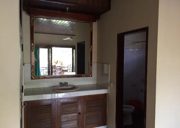 Wahyu Bungalows With Garden View 4*