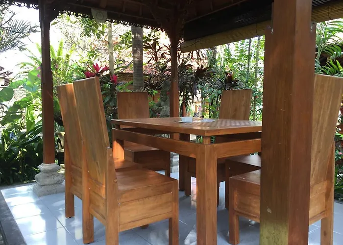 Wahyu Bungalows With Garden View Pensión 4*