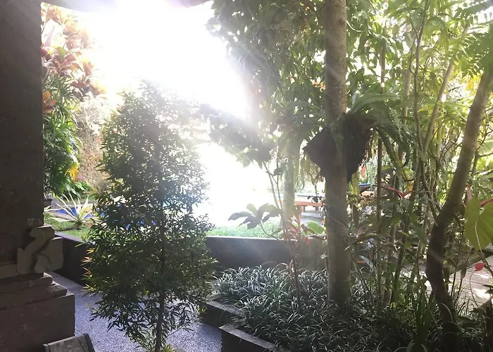 Wahyu Bungalows With Garden View
