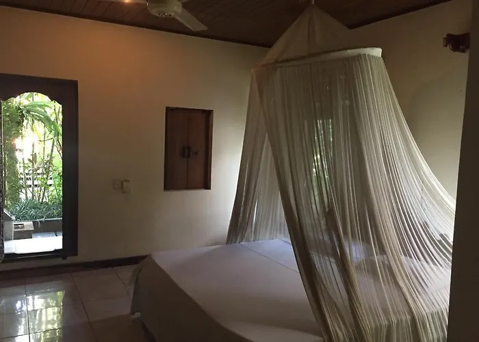 Wahyu Bungalows With Garden View Pensión 4*