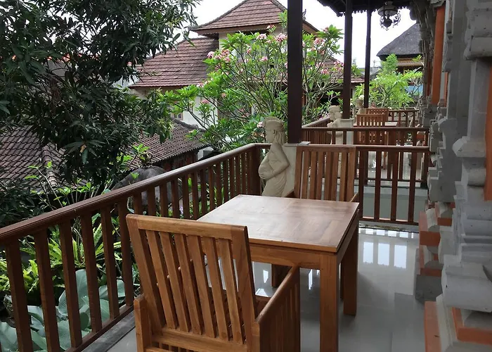 Pensión Wahyu Bungalows With Garden View 4*